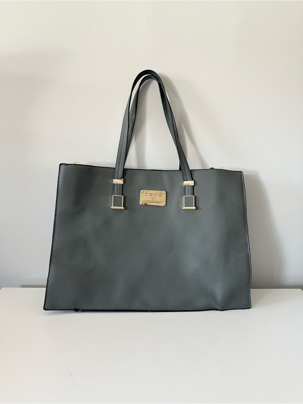 🌿 Bebe • Shoulder Bag